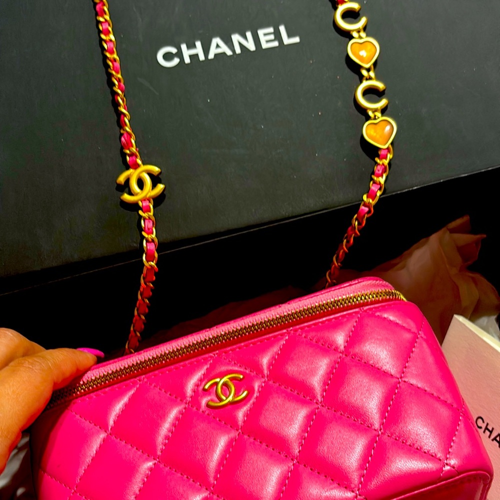 Chanel moi toi heart quilted pink vanity